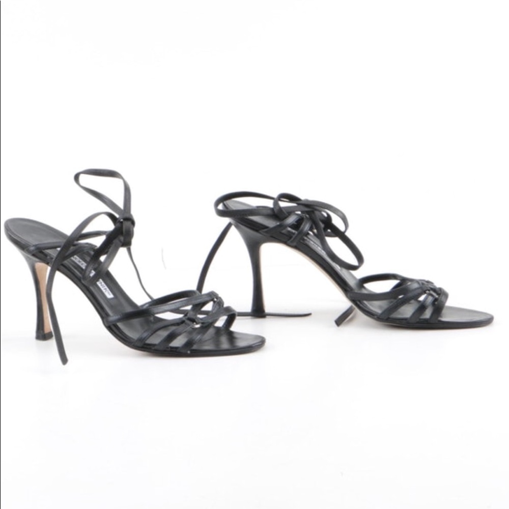 💯 Authentic Manola Blahnik strappy heels